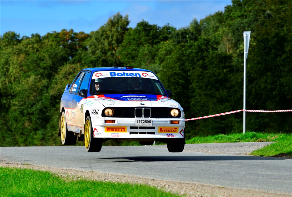 Det danske topteam, Kim Boisen og Emilie Mopse Boisen, deltager i Eifel Rallye Festival med deres historiske BMW M3.
(Foto: Michael Eisenberg)